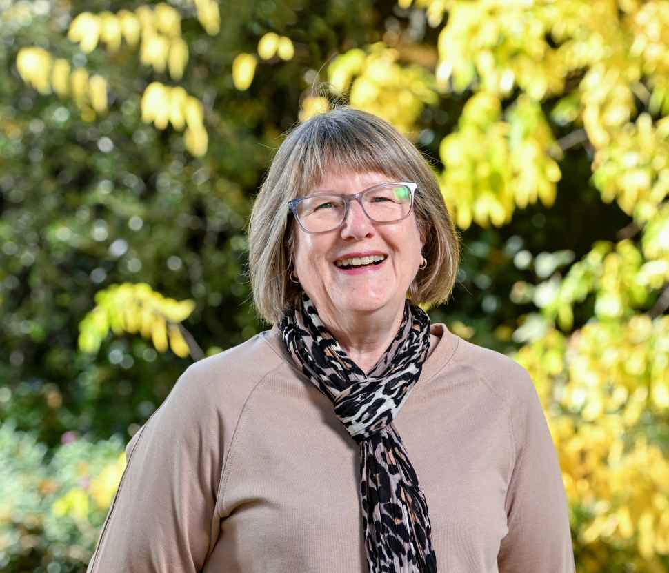 Carole Mackintosh donates to the Matthew Flinders Scholarship 